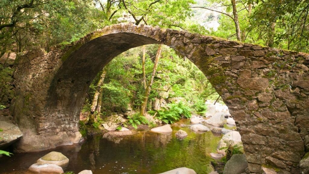 Pont Zaglia Gorges de la Spelunca Corse Randonnée