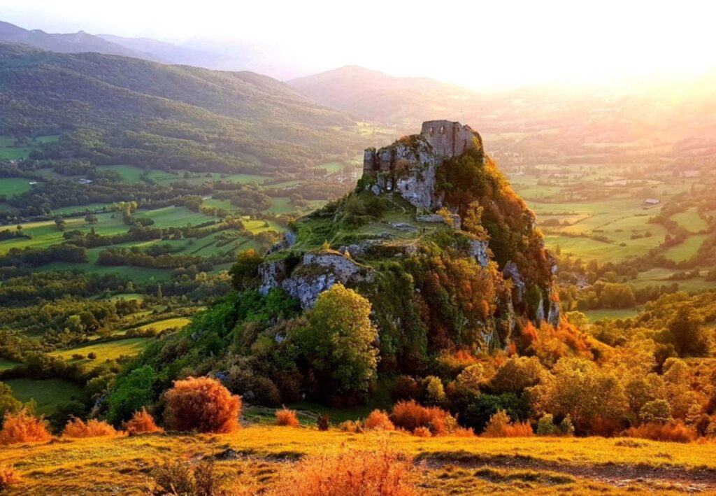 Le Château de Roquefixade - Roquefixade – Ariège - Plus Beaux Paysages d'Automne en France