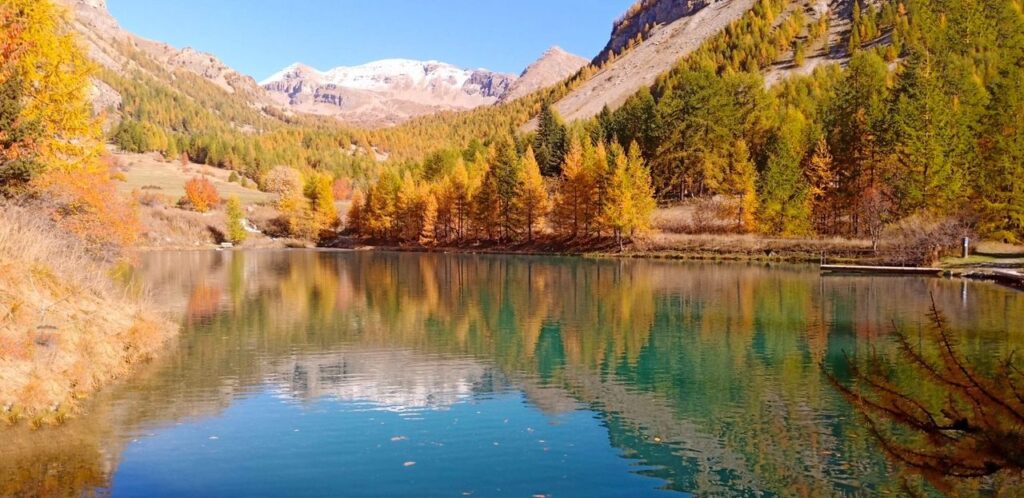 Le lac d'Estenc en automne - Plus Beaux Paysages d'Automne en France