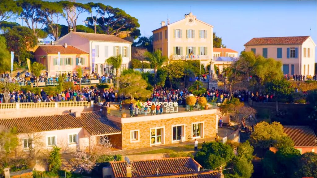 Bormes-les-Mimosas - Plus beau village fleuri de France