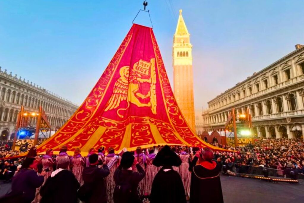 Vol du Lion Carnaval de Venise