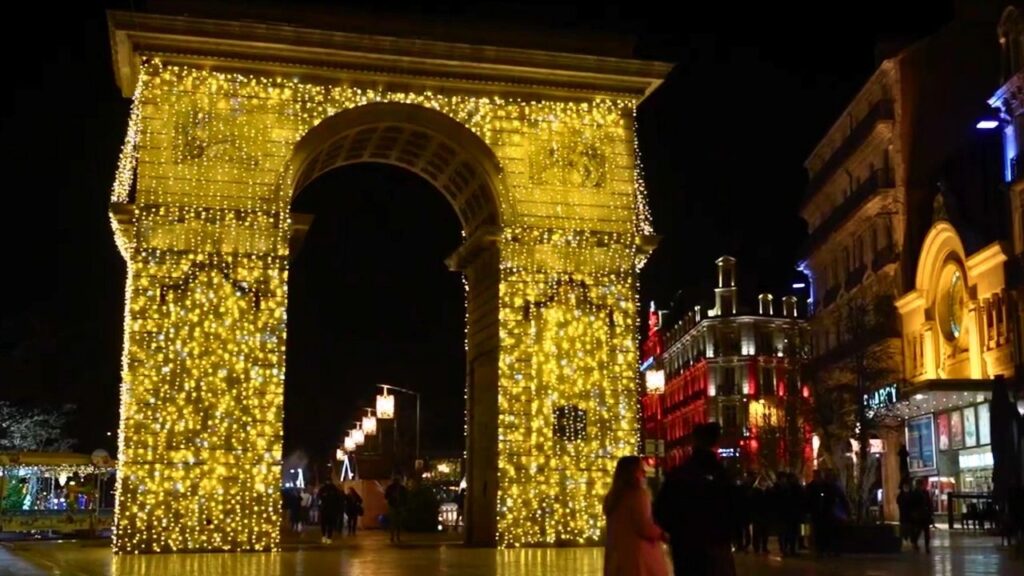 Dijon sous les lumières de Noel 2024 Porte Guillaume