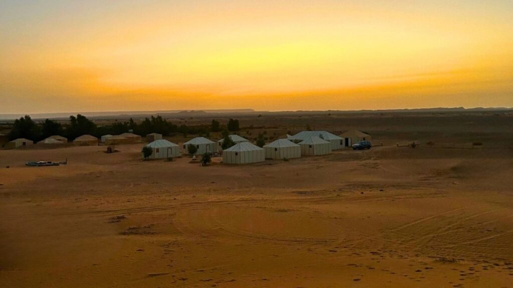 Lever de soleil désert Merzouga Maroc