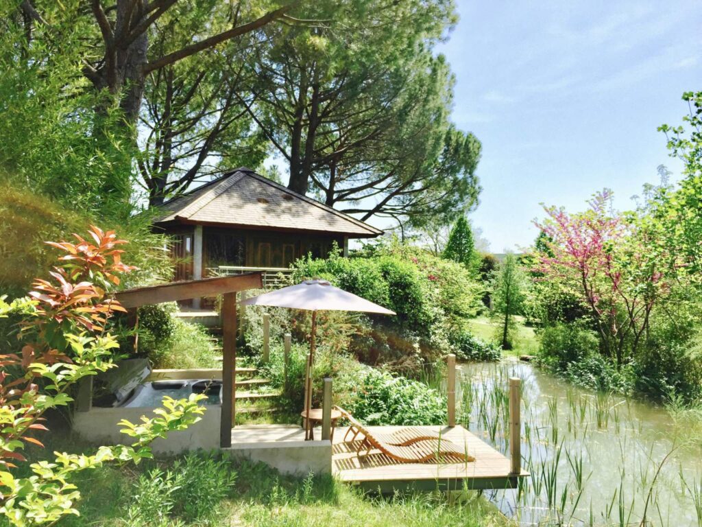 Lodge indonésien pour escapade romantique entre Provence et Camargue