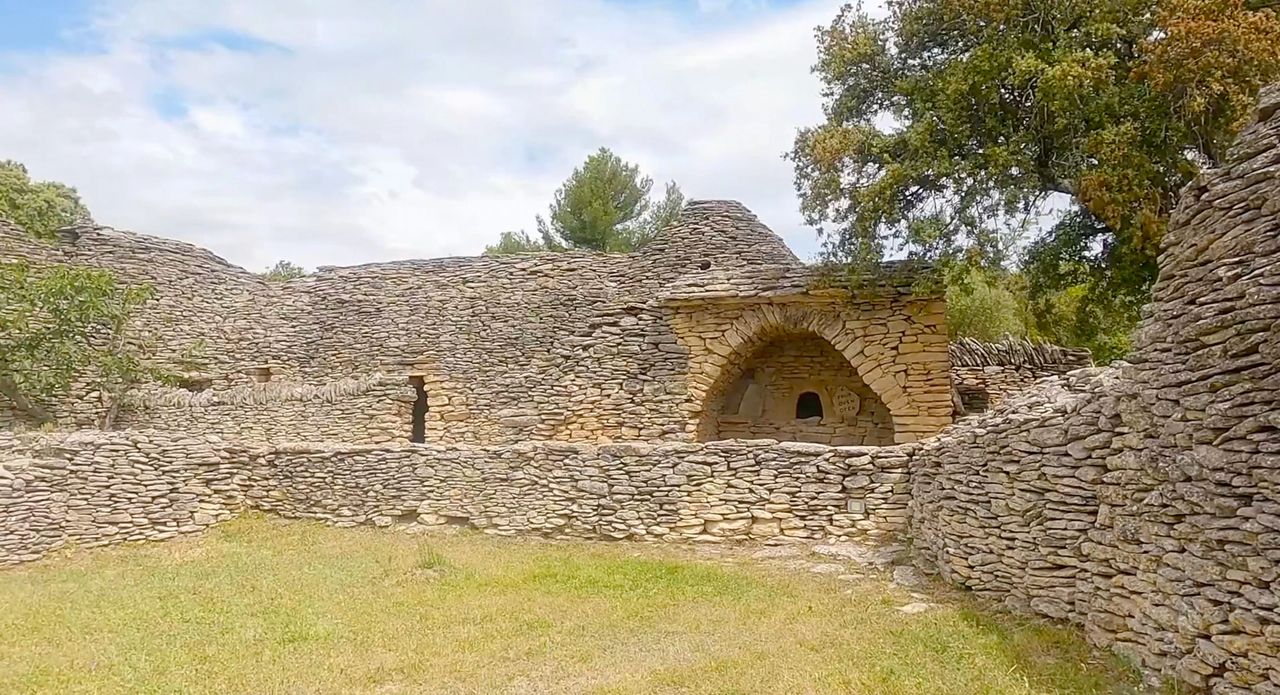 Le village des Bories près de Gordes - Vaucluse