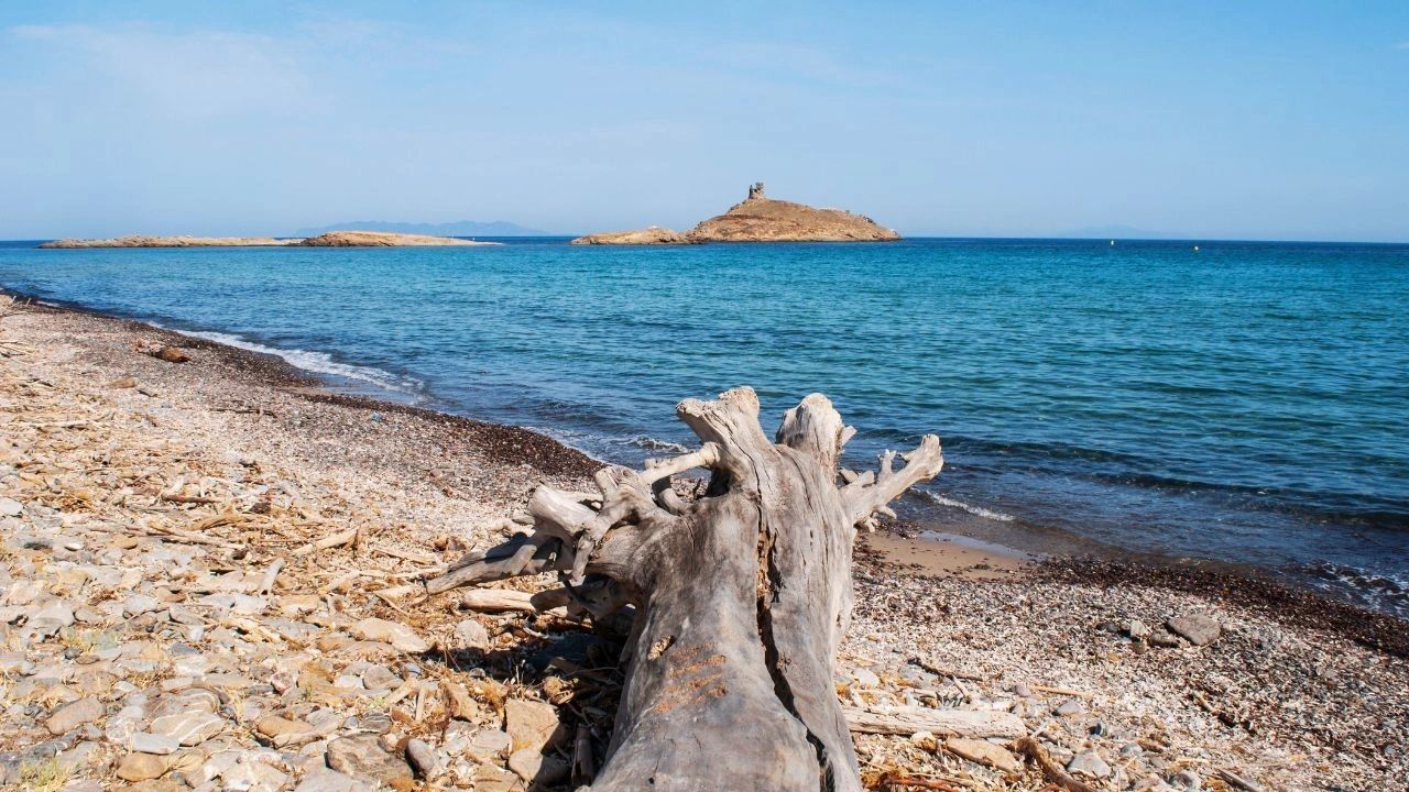 plage de Tamarone Sentier des douaniers cap corse