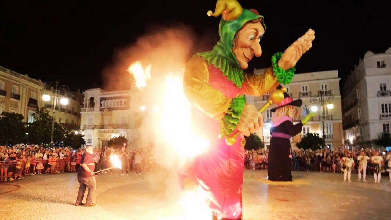 quema de la Bruja Piti carnaval cadix