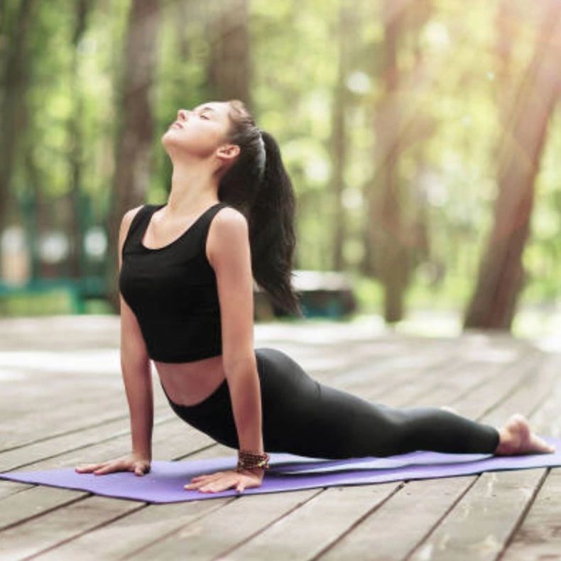 YOGA - LA POSTURE DU COBRA