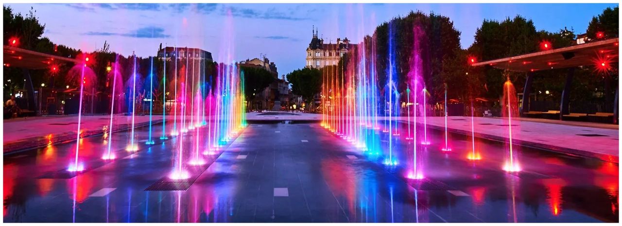 La place Jean Jaurès et son miroir d’eau - Béziers