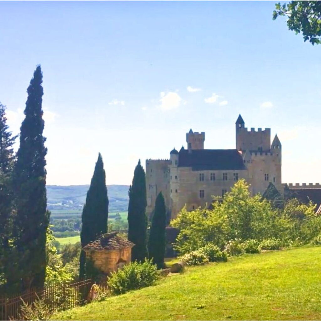 Beynac-et-Cazenac Les plus beaux villages romantiques en France