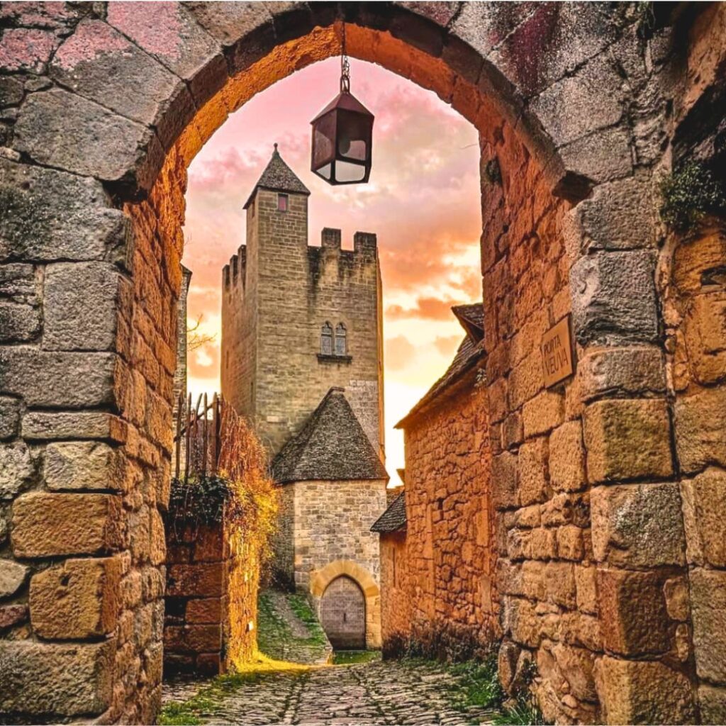 Beynac-et-Cazenac Les plus beaux villages romantiques en France