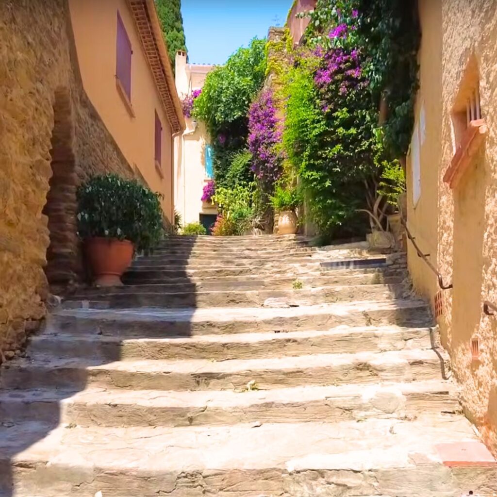 Bormes-les-Mimosas Village romantique en France