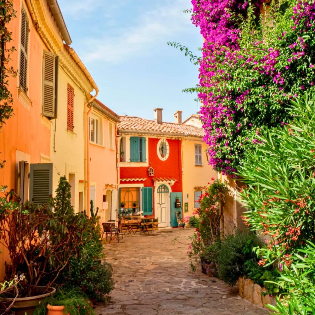 Bormes-les-Mimosas Village romantique en France