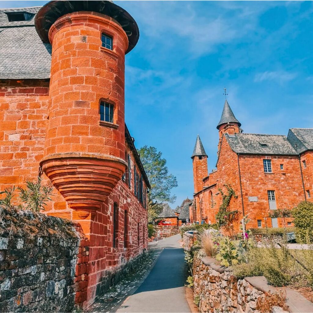 Collonges-la-Rouge Les plus beaux villages romantiques en France