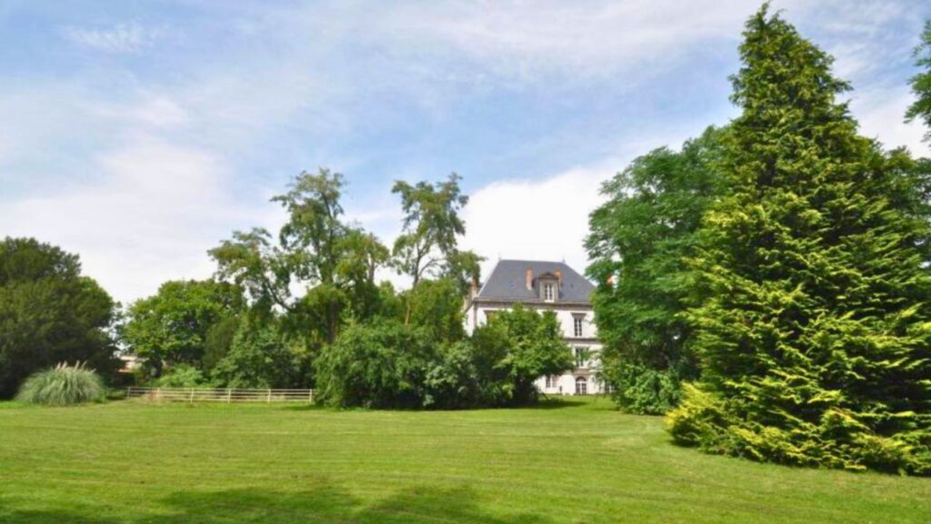 Séjour romantique près de Clermont-Ferrand au Manoir de la Manantie