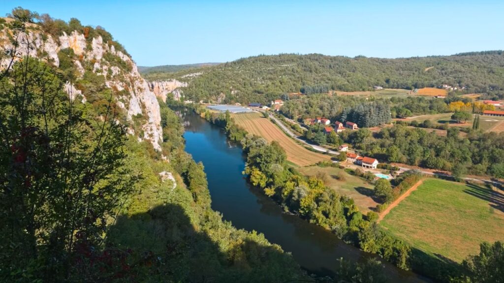 Saint-Cirq-Lapopie Village romantique en France