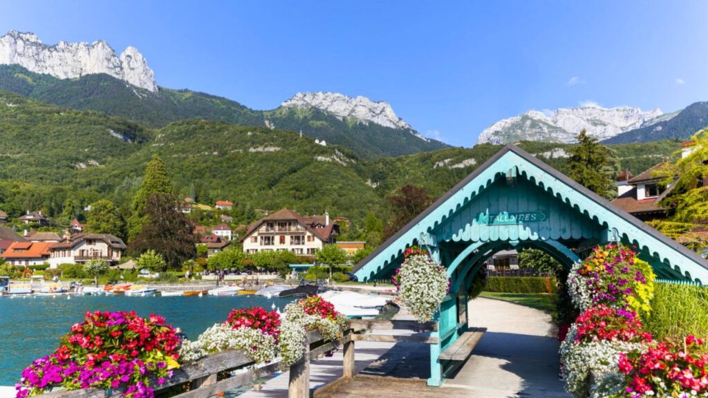 Talloires-Montmin Les plus beaux villages romantiques en France