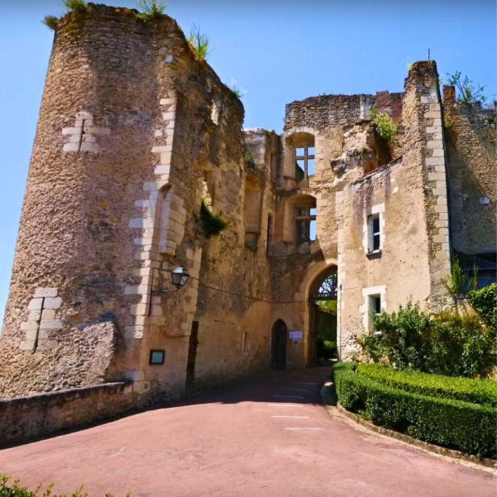 Montrésor Village romantique en France