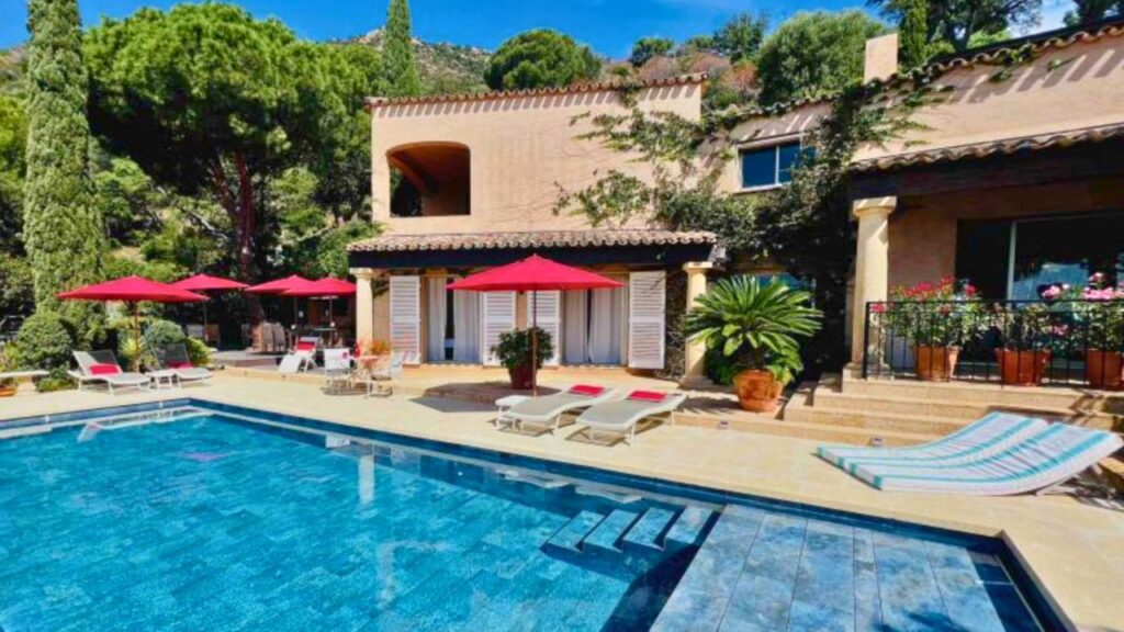 Chambres d'hôtes Lavandou avec piscine et vue sur mer