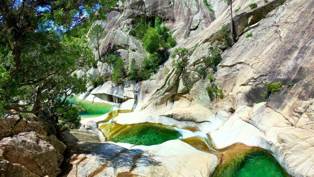 Piscines naturelles canyon de Purcaraccia