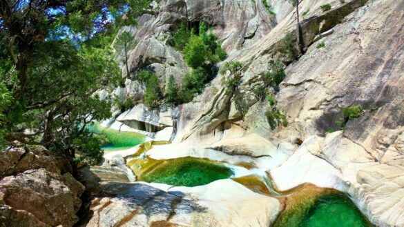 Les plus belles piscines naturelles en Corse : Joyaux cachés de l'île