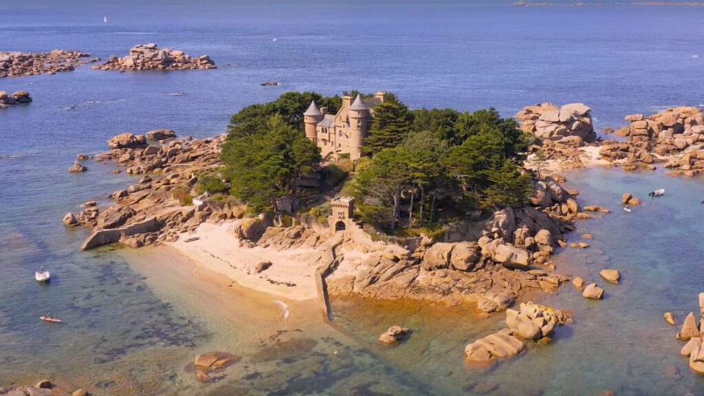 château de Costaérès - Trégastel - Côte de Granit Rose - Bretagne